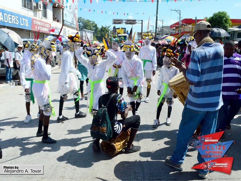 belize-carnival-road-march-2015-3