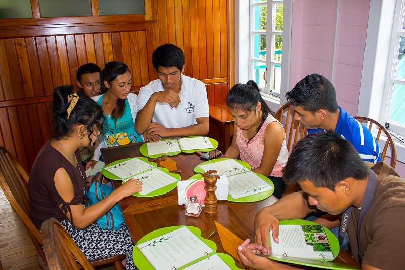 students-visit-guava-limb