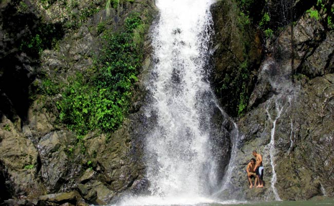 pictures_of_belize_nature_tours_pontoon_on_the_vaca_lake_travel_blog