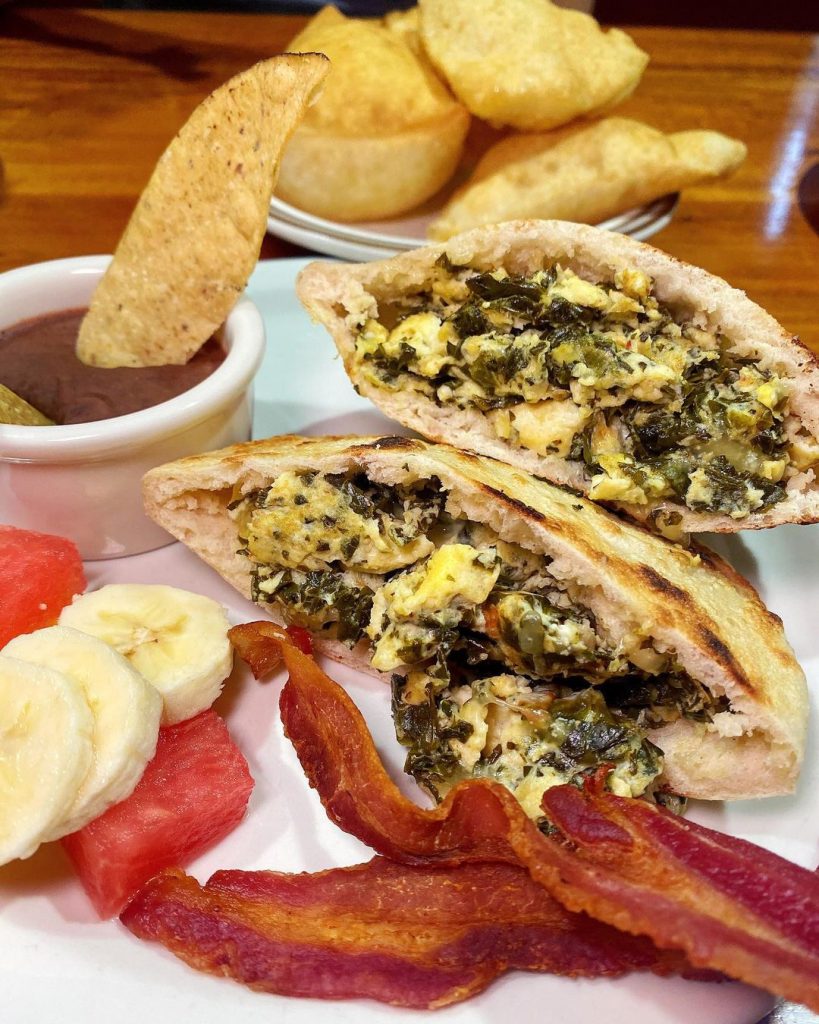 breakfast at pop's restaurant in san ignacio belize