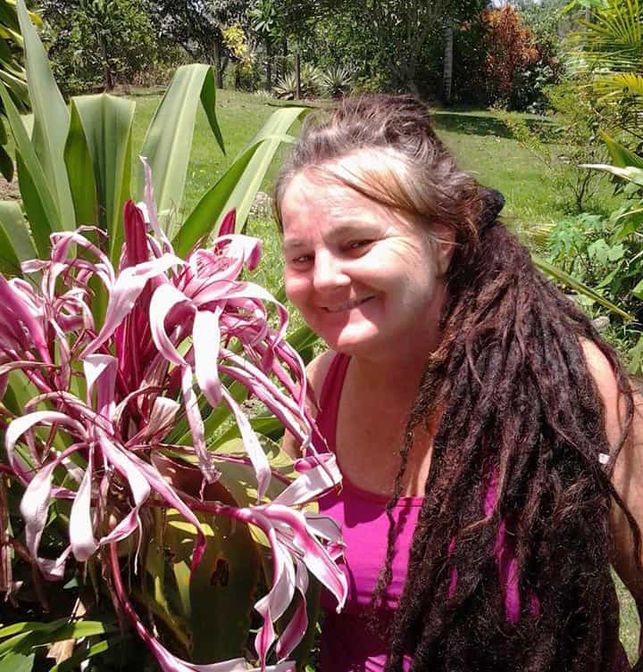 color belize art competition judge Barbara