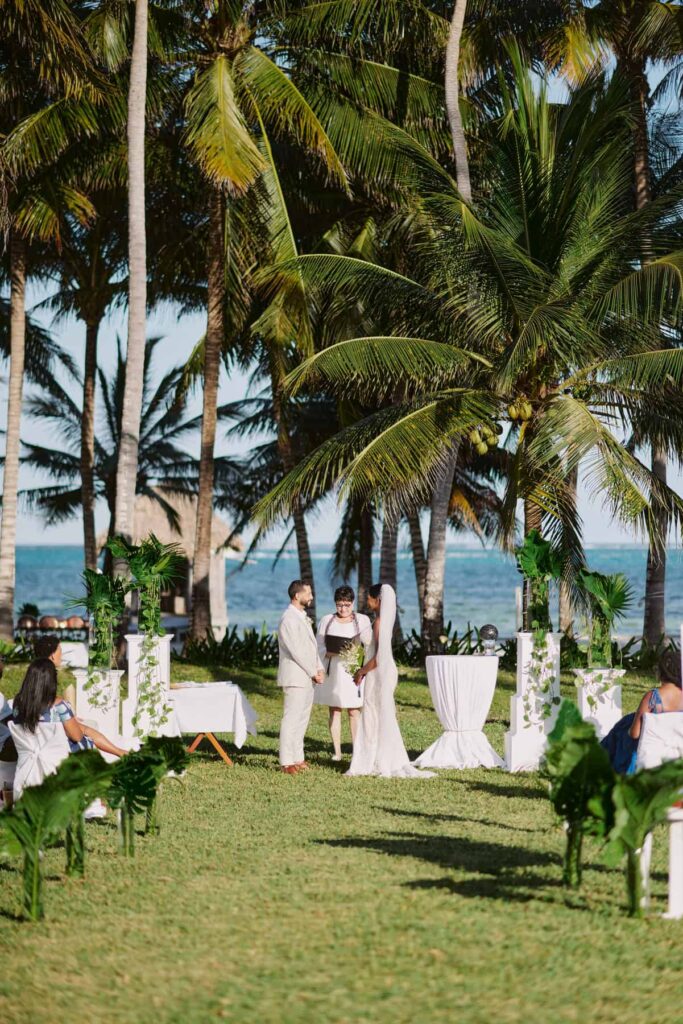 beach wedding at victoria house